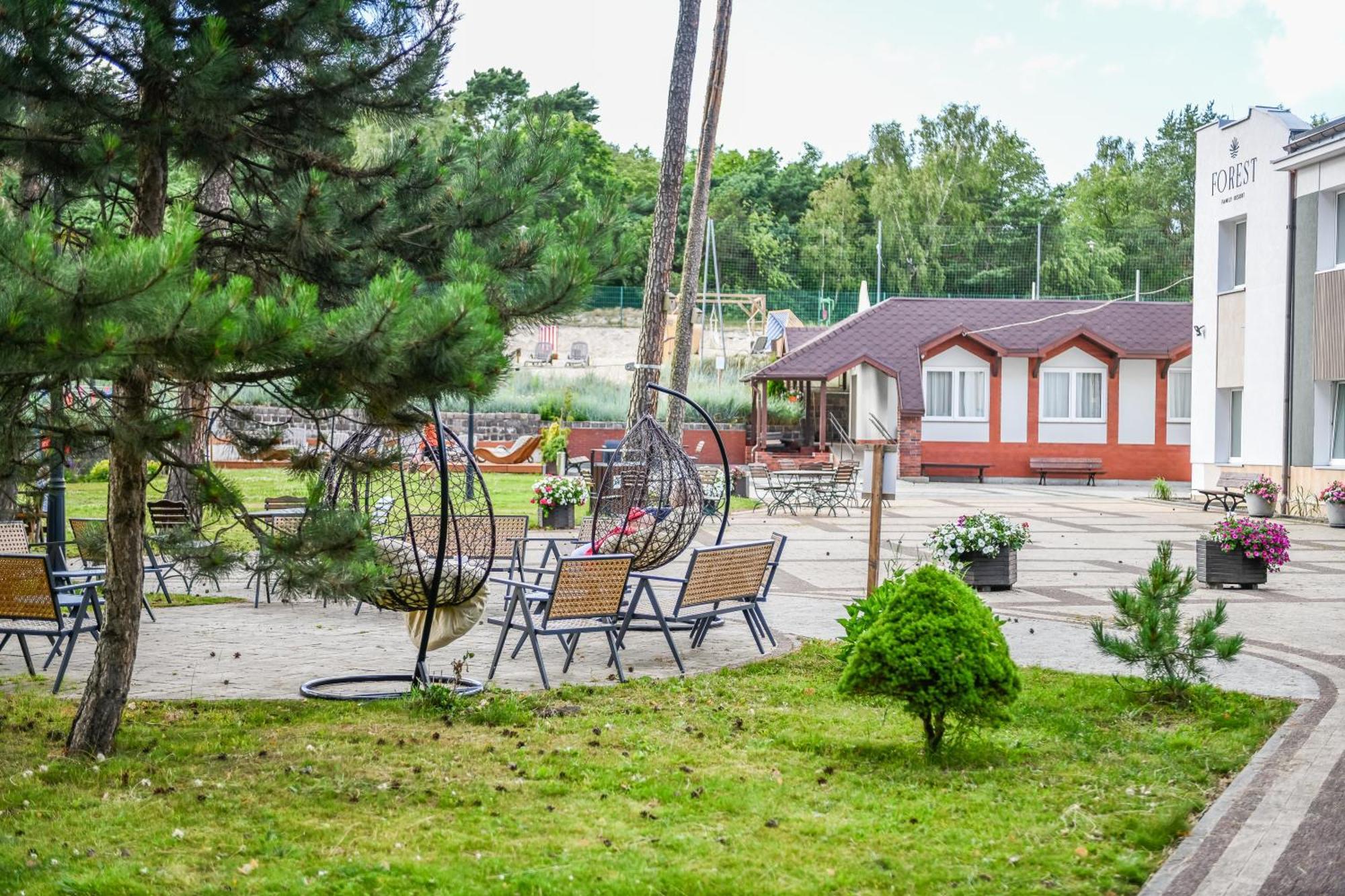 Forest Family Resort - Domki Caloroczne Ustka Exteriör bild