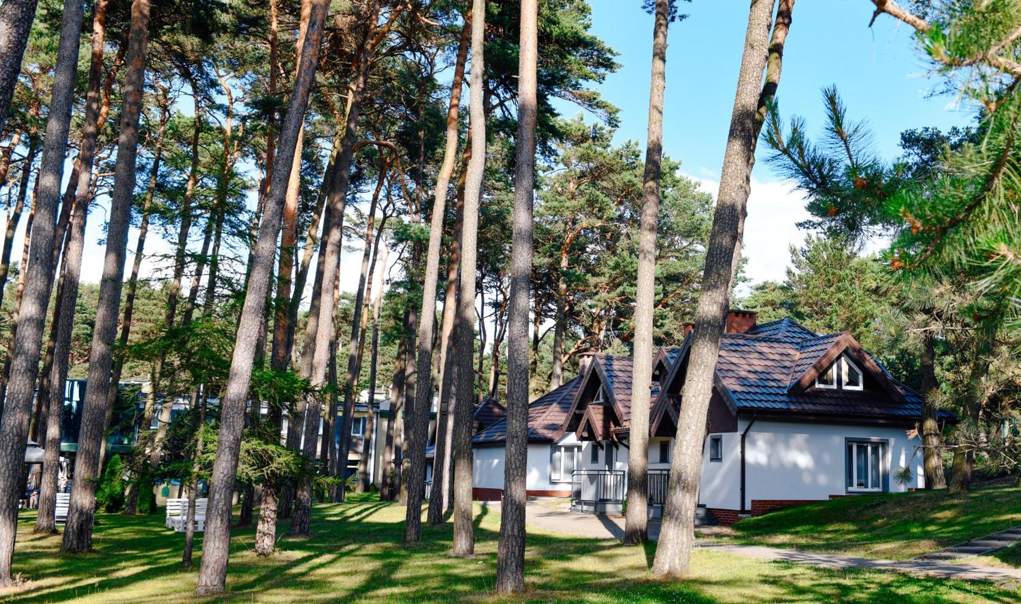 Forest Family Resort - Domki Caloroczne Ustka Exteriör bild